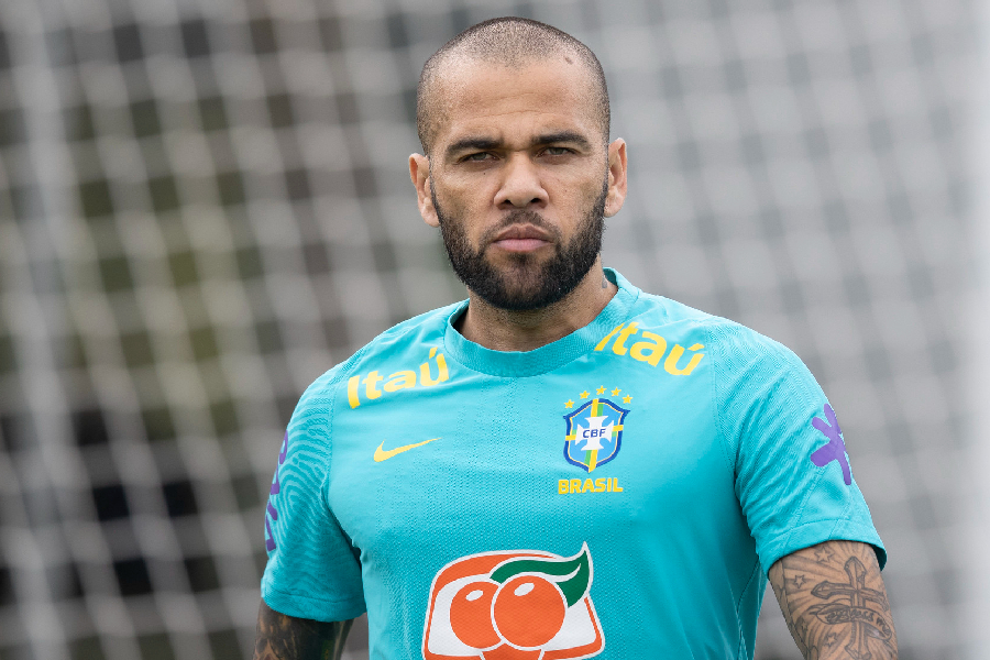 Daniel Alves é acusado de violência sexual