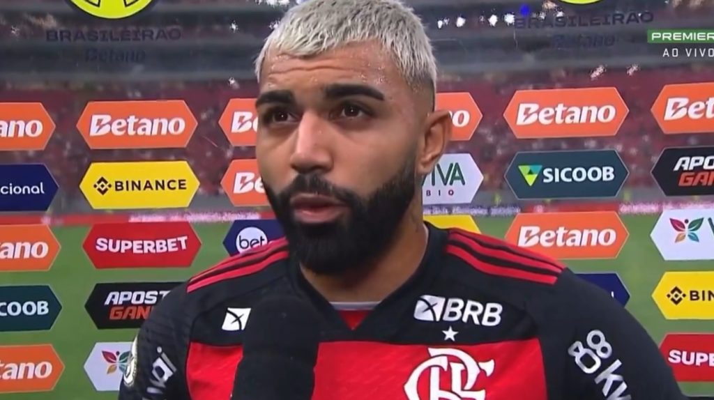 Gabigol dando entrevista após partida. Foto: Reprodução Premiere