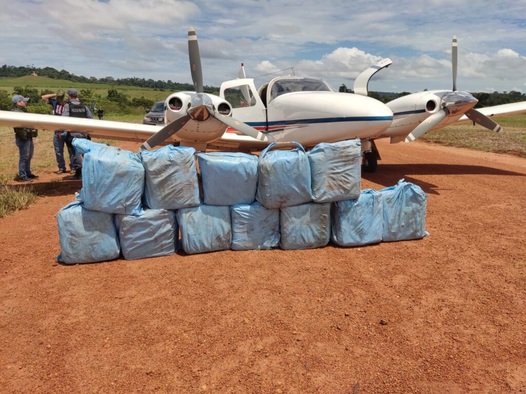Líderes de organização criminosa são presos e PF apreende 1250kg de cocaína dentro de avião