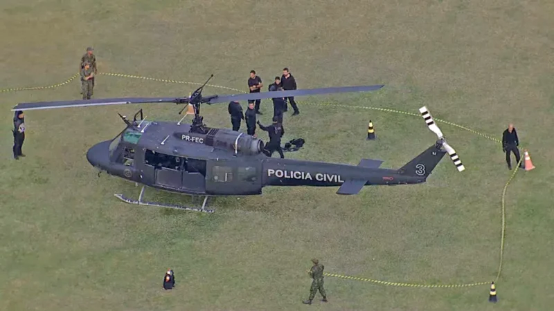 Helicópteros da PM são alvejados por membros do CV durante confronto em favelas 