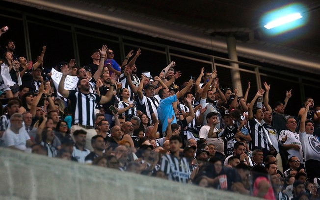 Torcida do Botafogo esgota ingressos para partida contra o Athletico