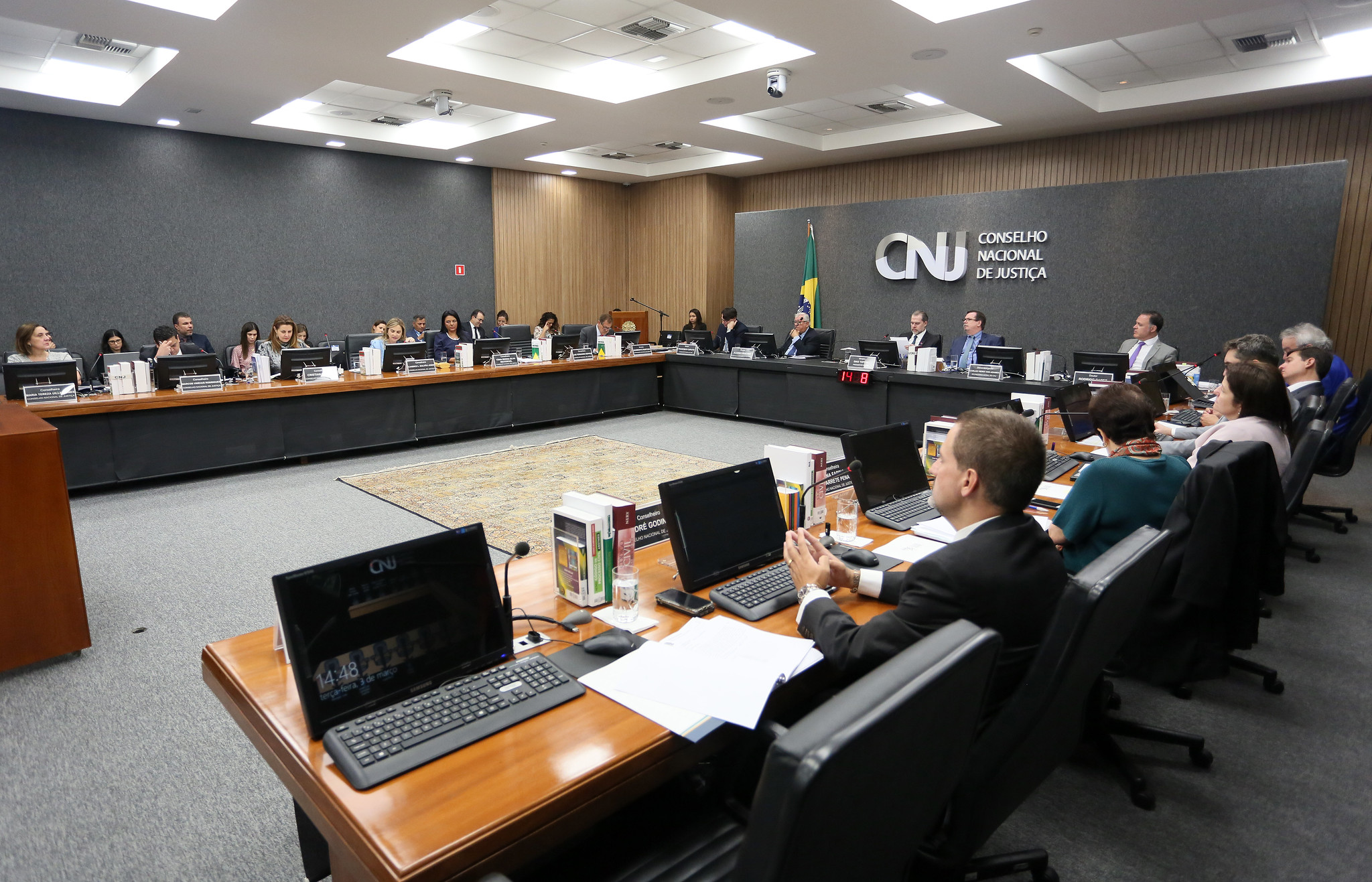 Corregedoria instaura apuração contra juiz que mandou prender mãe de vítima durante audiência em Mato Grosso
