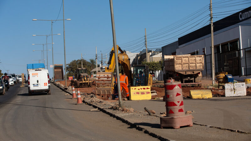 Trabalhos de recuperação asfáltica em avenida de Cuiabá seguem para etapa final; R$ 17,2 milhões