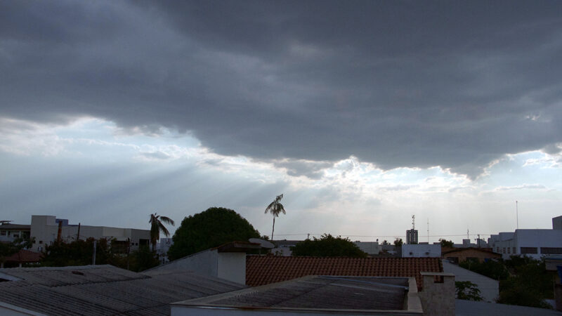 Meteorologia prevê fim de semana com pancadas de chuva em Sinop e região; calor deve aumentar