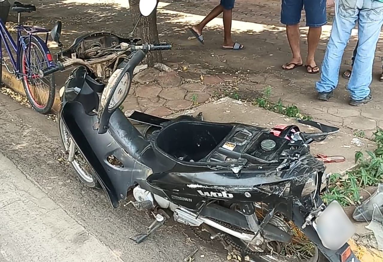 Motociclista gestante é socorrida após colisão com dois veículos em Sinop