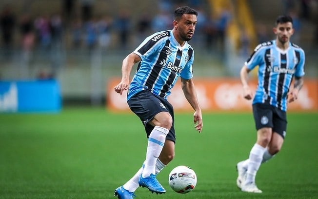 Villasanti trava renovação com o Grêmio e entra na mira do Palmeiras