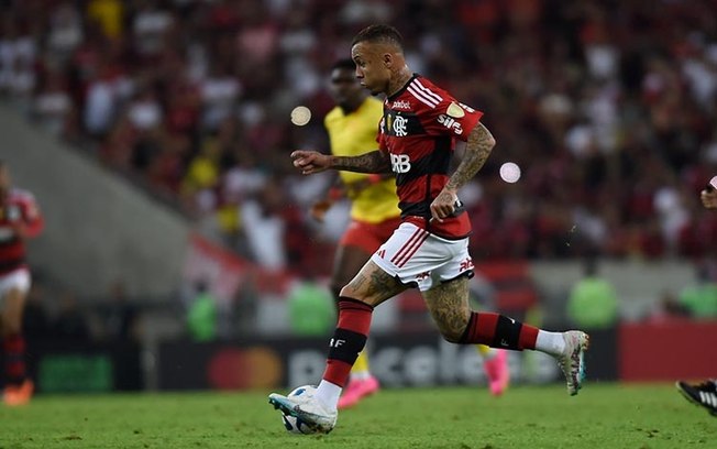 Em baixa, Cebolinha se apoia na chegada de Tite para ter sequência no Flamengo
