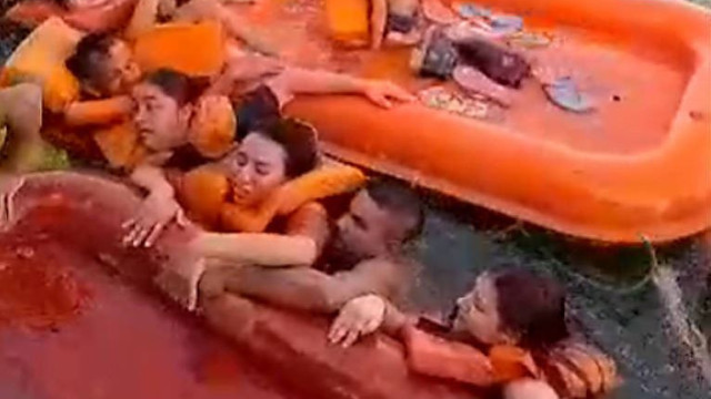 Barco naufraga com mais de 30 alunos de universidade do Pará e todos sobrevivem