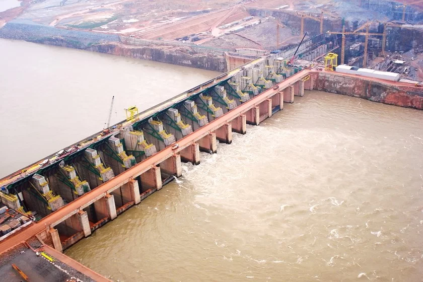 Seca na Amazônia paralisa uma das maiores hidrelétrica do país
