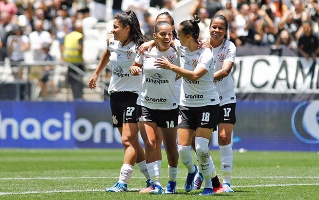 Corinthians e São Paulo fazem primeiro jogo da final do Paulistão Feminino