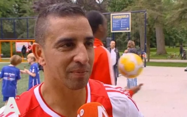 Ex-jogador do Sevilla é condenado à prisão por abusar da própria filha Ex-jogador do Sevilla é condenado à prisão por abusar da própria filha
