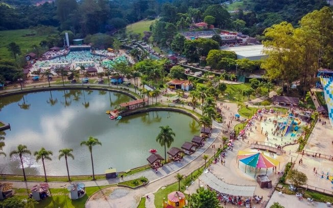 7 parques aquáticos incríveis para se refrescar em SP