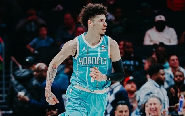 Lamelo vence batalha contra Tatum, Giannis tem atuação de gala e Warriors encerram série de derrotas; veja o resumo da segunda de NBA Lamelo vence batalha contra Tatum, Giannis tem atuação de gala e Warriors encerram série de derrotas; veja o resumo da segunda de NBA