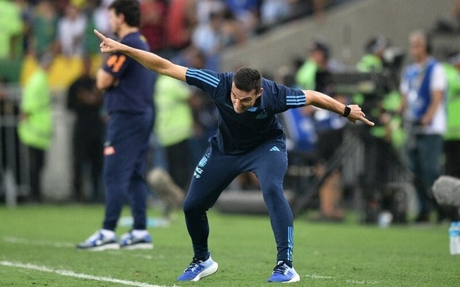 Técnico da Argentina avalia deixar a seleção Técnico da Argentina avalia deixar a seleção