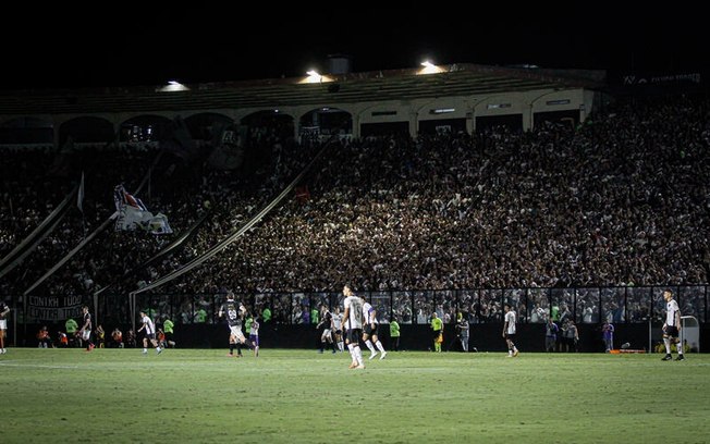 Vasco abre venda de ingressos para jogo contra o Corinthians