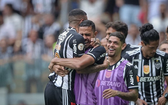 Atlético Mineiro atropela o Grêmio e continua sonhando com título