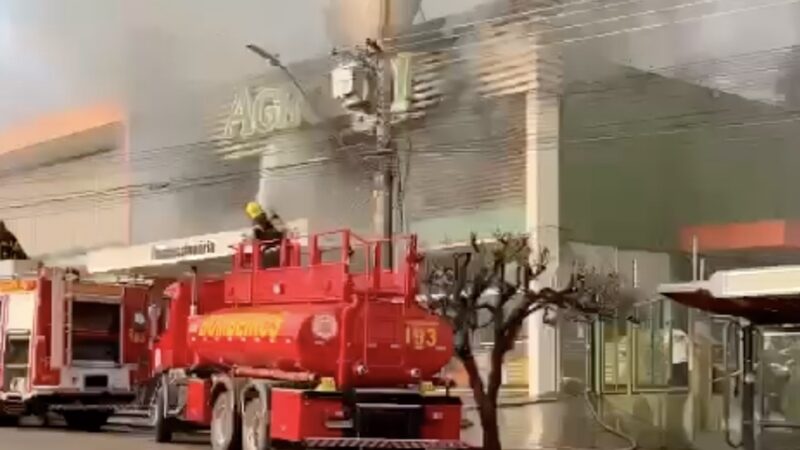 Fogo danifica loja no centro de Rondonópolis