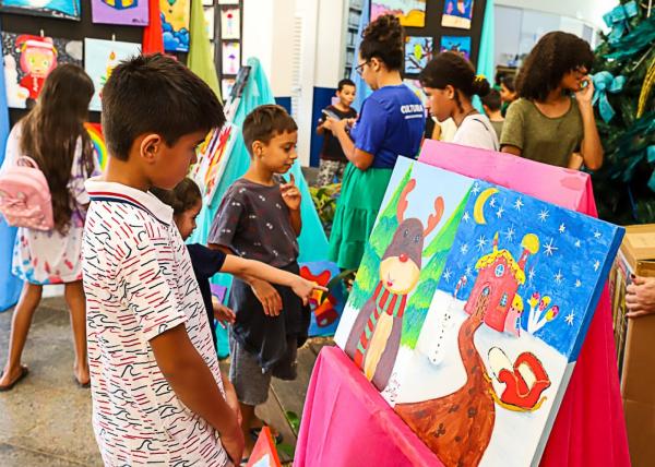 Alunos dos polos culturais expõem obras de arte na prefeitura de Sorriso; exposição segue até dia 24