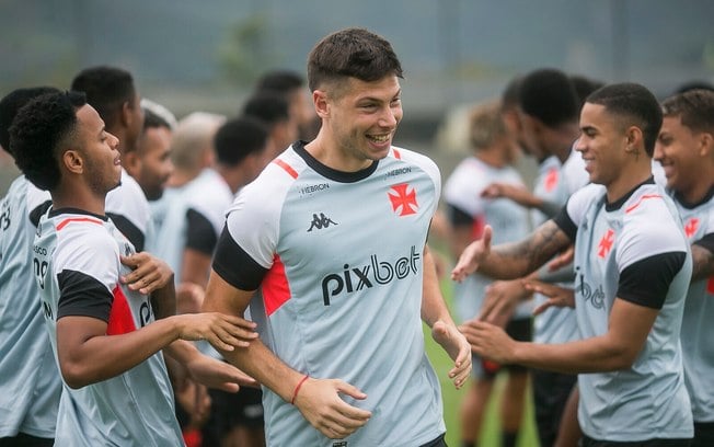 Capasso volta ao time do Vasco contra rival da última vez como titular