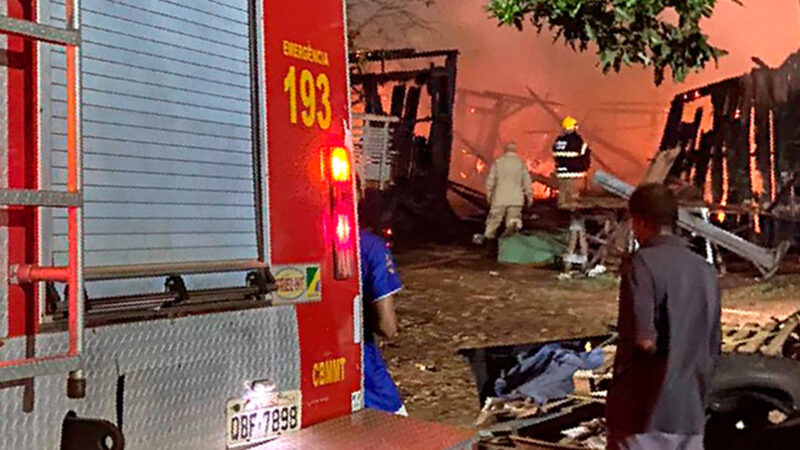 Incêndio destrói barracão de fábrica em Mato Grosso