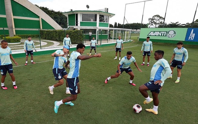 Palmeiras volta aos treinos aguardando convocados e sonhando com título Palmeiras volta aos treinos aguardando convocados e sonhando com título
