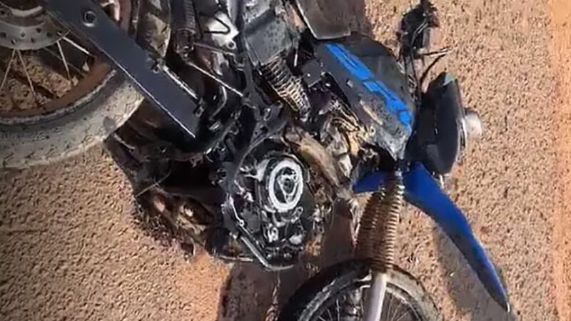 Motociclista tem perna fraturada em colisão com caminhonete em rodovia estadual no Nortão