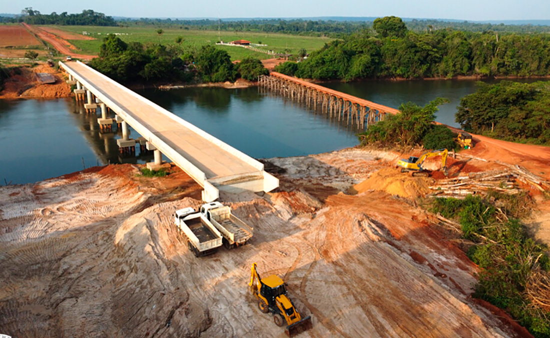 Prefeito acompanha obras de ponte de concreto com investimento de R$ 12 milhões em Juara