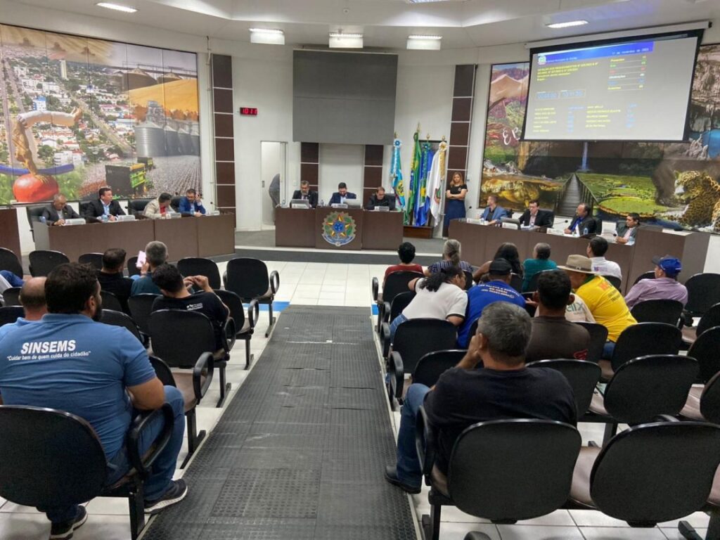 Câmara aprova PL que proíbe banheiros e vestiários unissex em Sorriso Câmara aprova PL que proíbe banheiros e vestiários unissex em Sorriso