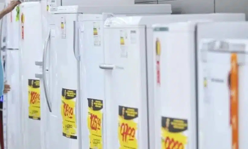 Comércio projeta promoções de ‘geladeiras gastonas’ após padrão do governo mudar e afetar preços