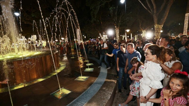 Governador inaugura praça e cobertura de rua em Chapada dos Guimarães