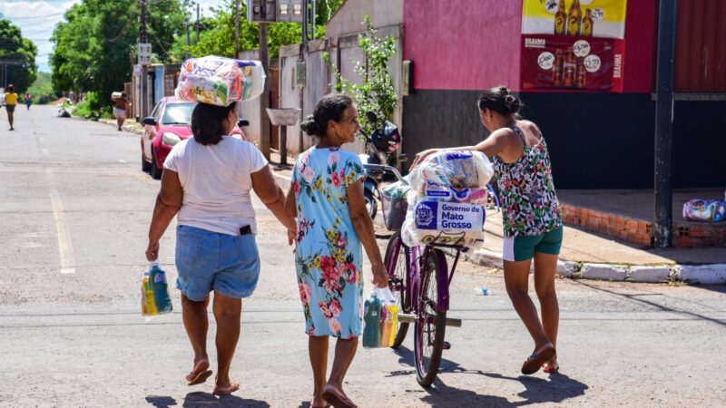 Assistência Social no Mato Grosso entregou cestas de alimentos a mais de 300 mil famílias carentes