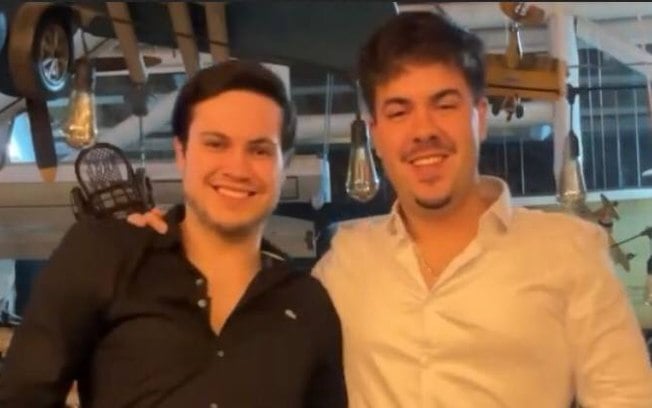 Alvaro anuncia fim do noivado e confirma ida à Farofa da Gkay Alvaro anuncia fim do noivado e confirma ida à Farofa da Gkay