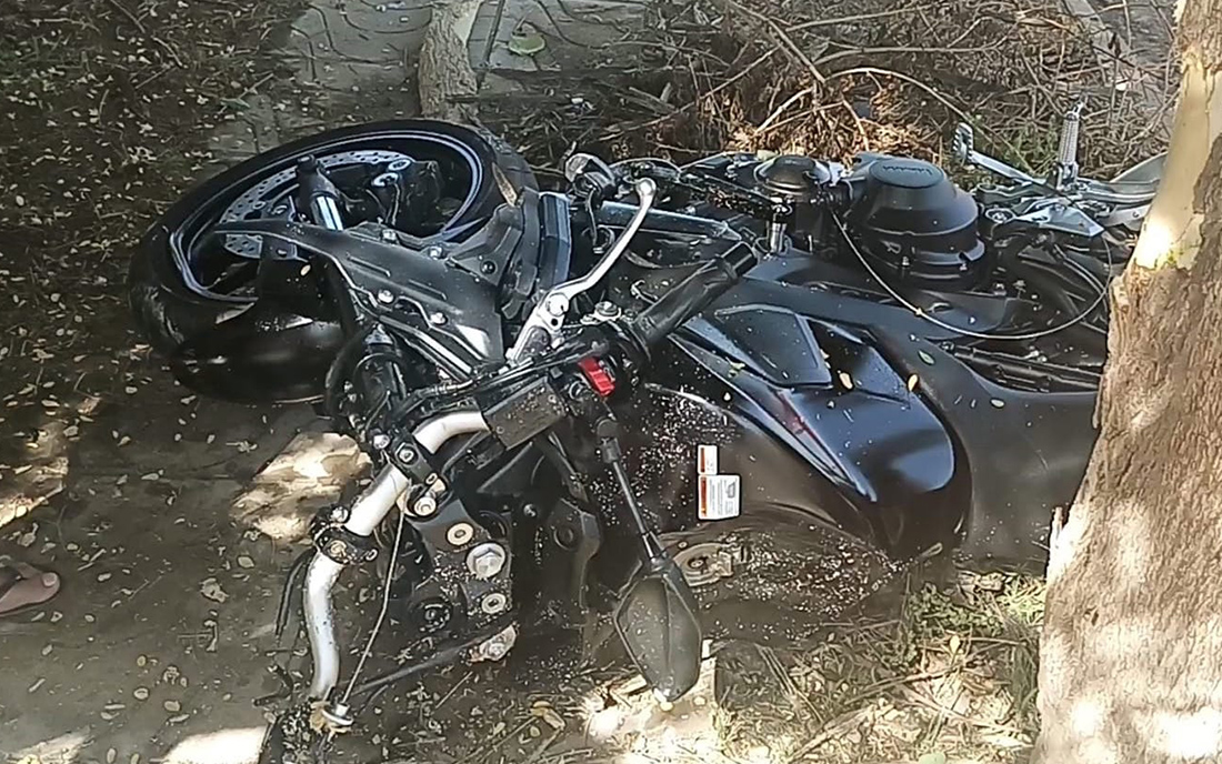 Motociclista bate em duas árvores após colisão com carro em Sinop