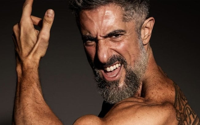 Marcos Mion impressiona com corpo musculoso e menos 10 kg de gordura Marcos Mion impressiona com corpo musculoso e menos 10 kg de gordura