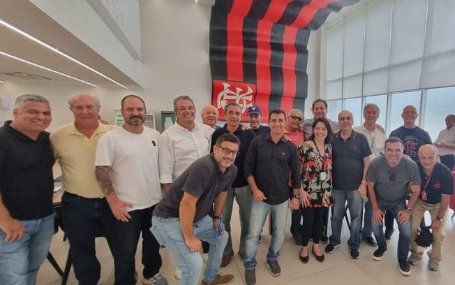 Diretoria do Flamengo visita terrenos vizinhos do Ninho do Urubu para ampliação do CT Diretoria do Flamengo visita terrenos vizinhos do Ninho do Urubu para ampliação do CT