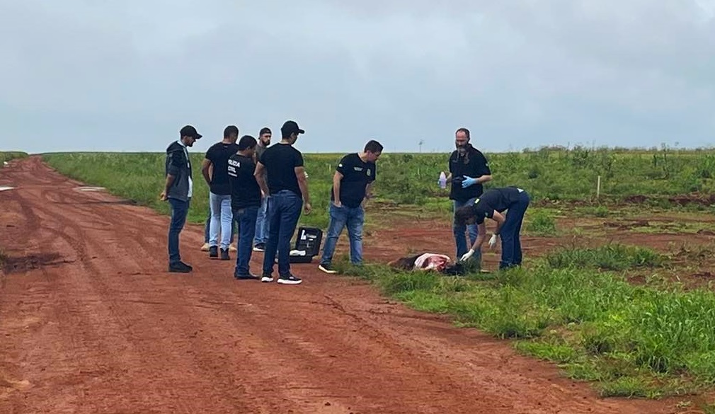 Marido de mulher achada morta em lavoura é morto em confronto após sacar arma para a PM Marido de mulher achada morta em lavoura é morto em confronto após sacar arma para a PM