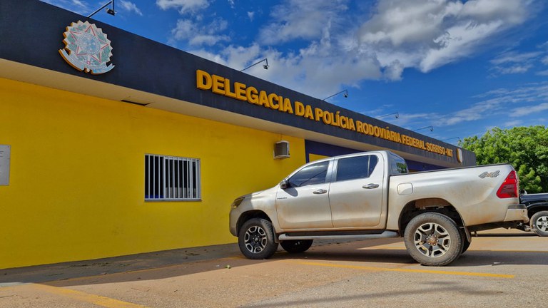 PRF recupera Hilux roubada na BR-163 em Sorriso