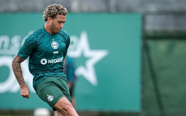 Coritiba divulga lista de jogadores inscritos no Paranaense com todos os reforços; veja os nomes