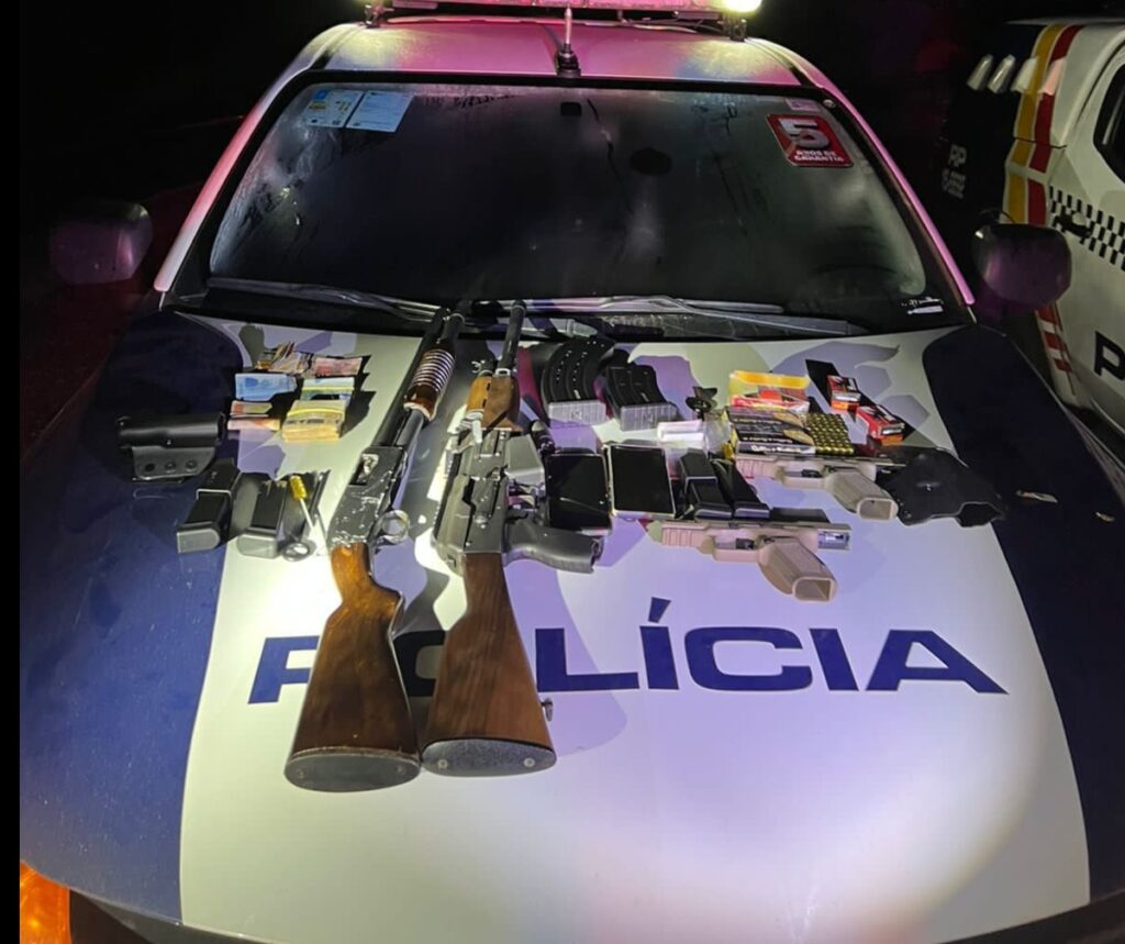 Polícia Militar prende casal por tráfico internacional de armas de fogo e apreende munições em Itaúba Polícia Militar prende casal por tráfico internacional de armas de fogo e apreende munições em Itaúba