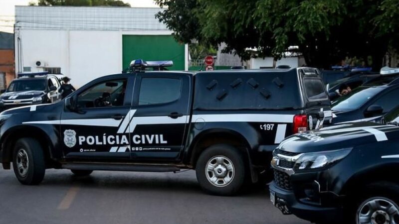 Homem é preso por ameaçar a companheira de morte com uma machadinha e de expor vídeos íntimos do casal em Sorriso