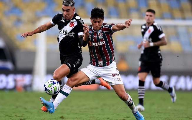 Vasco e Fluminense medem forças no clássico pelo Carioca