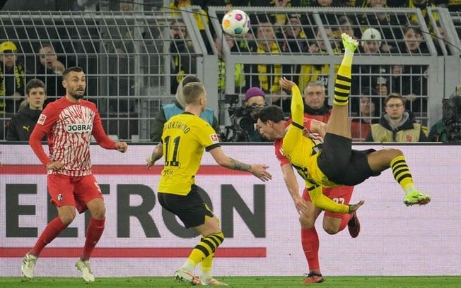 Dortmund vence Freiburg e mantém boa fase na Bundesliga