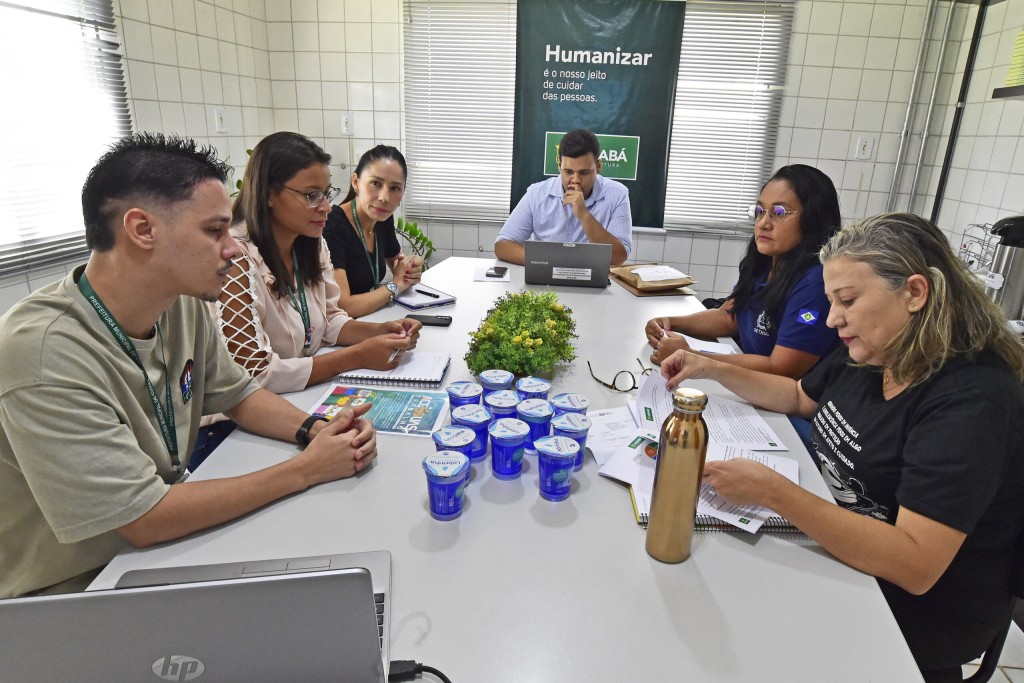 Primeira-dama, através da Setasc, capacita profissionais para atuarem na inserção de pessoas em situação de vulnerabilidade no mercado de trabalho Primeira-dama, através da Setasc, capacita profissionais para atuarem na inserção de pessoas em situação de vulnerabilidade no mercado de trabalho