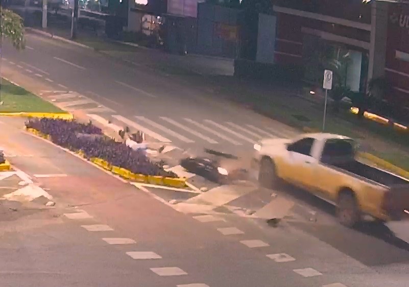 Motorista embriagado causa acidente e foge, vítima em estado grave no Hospital em Sorriso Motorista embriagado causa acidente e foge, vítima em estado grave no Hospital em Sorriso