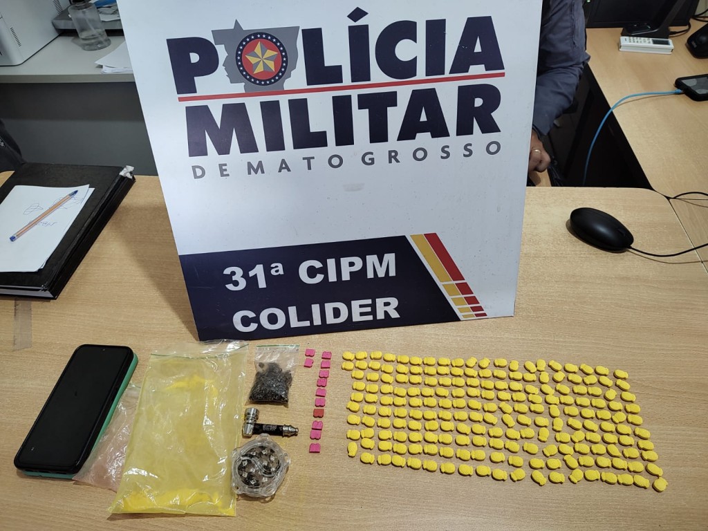 Adolescente é apreendido pela PM com 204 comprimidos de ecstasy em Colíder Adolescente é apreendido pela PM com 204 comprimidos de ecstasy em Colíder
