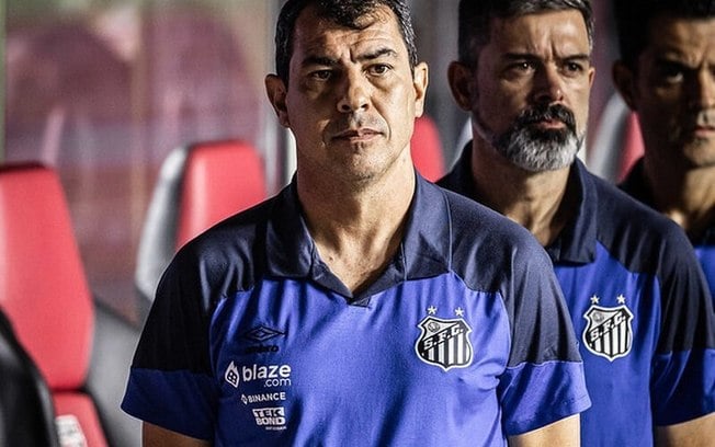 Carille celebra classificação, mas coloca rivais como favoritos no Paulistão