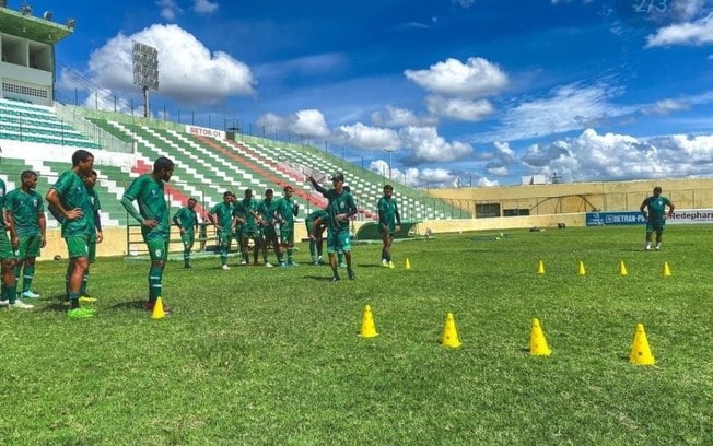 Sousa e Campinense duelam visando o G4 do Campeonato Paraibano Sousa e Campinense duelam visando o G4 do Campeonato Paraibano