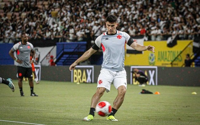 Em estreia pelo Vasco, Galdames se encanta com a torcida: ‘Fiquei arrepiado’