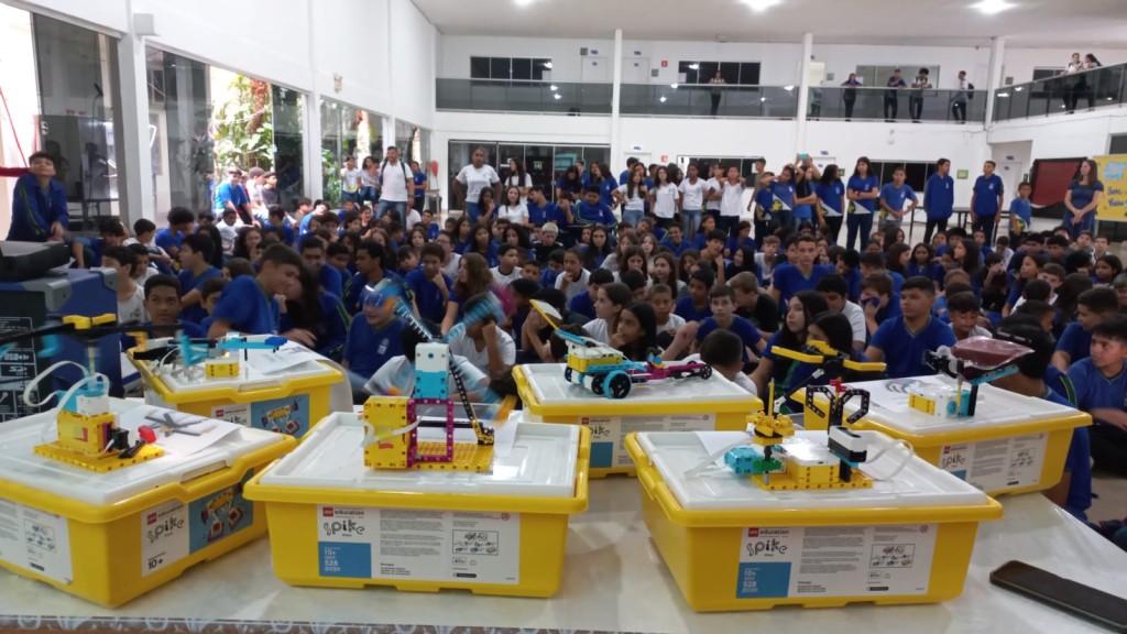 Palestra com exposição de robótica reúne estudantes em escola de Guarantã do Norte