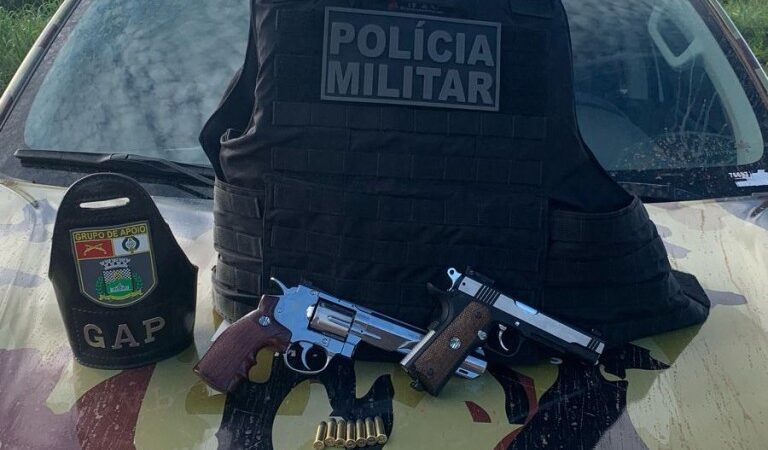 Patrulha Rural prende homem com réplicas de armas de fogo em Cláudia